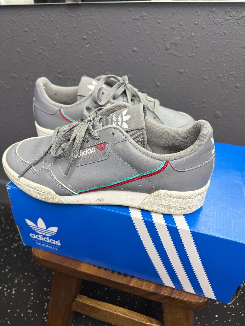 adidas Men’s Gray Sneakers with Teal and Red Stripe